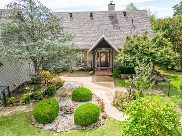 600 Beverly Hills Dr, Van Buren, AR 72956