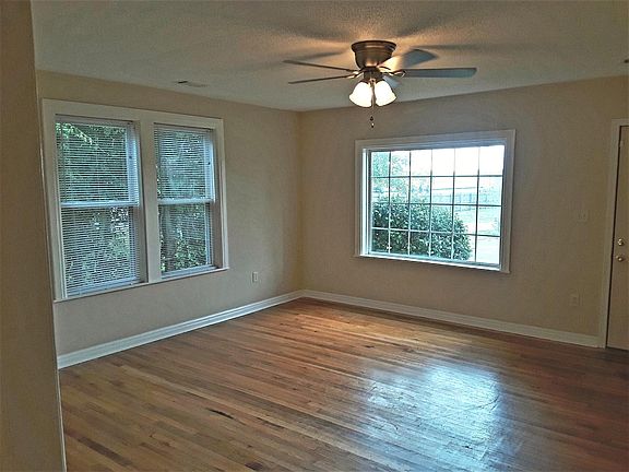 2nd image of 809 30th Ave E