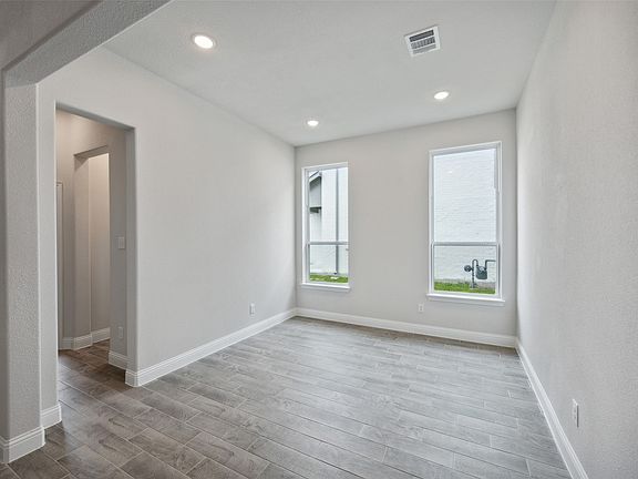 5th image of 308 Santa Lucia Dr