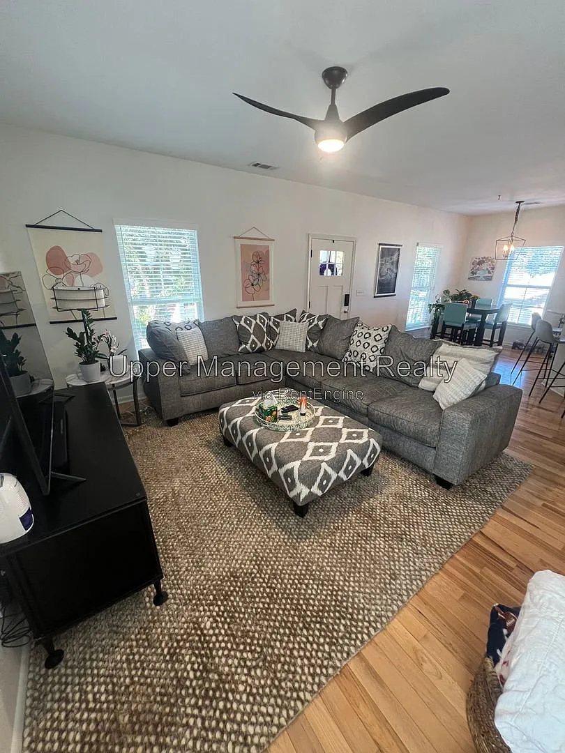 5 bed, 3.0 bath, 1800 sqft, $5,000 — Photo 4