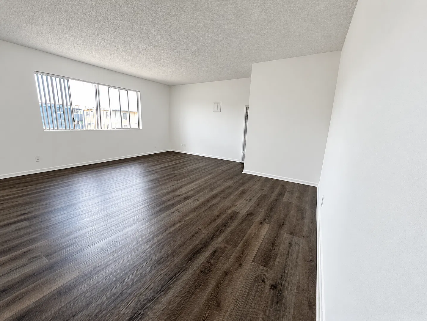 El Sorano Apartments — Photo 4