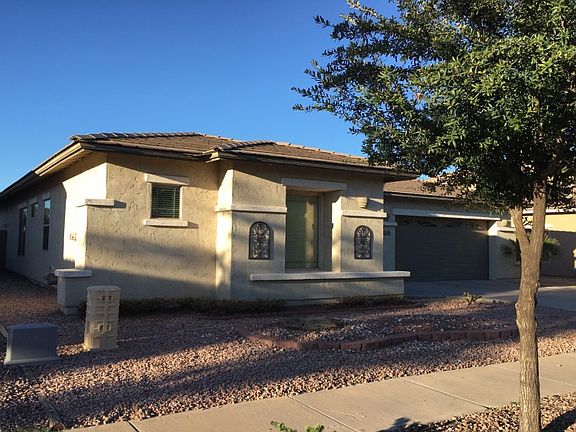 3rd image of 636 E Indian Wells Pl