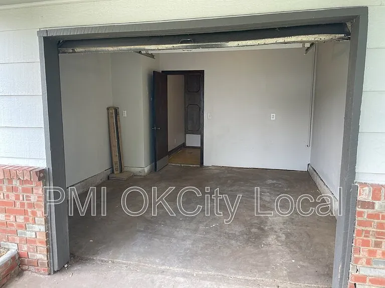 2325 N Redmond Ave — Photo 20
