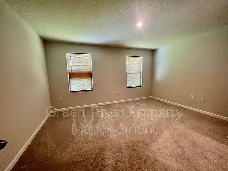 5953 Creekside Crossing Dr — Photo 19