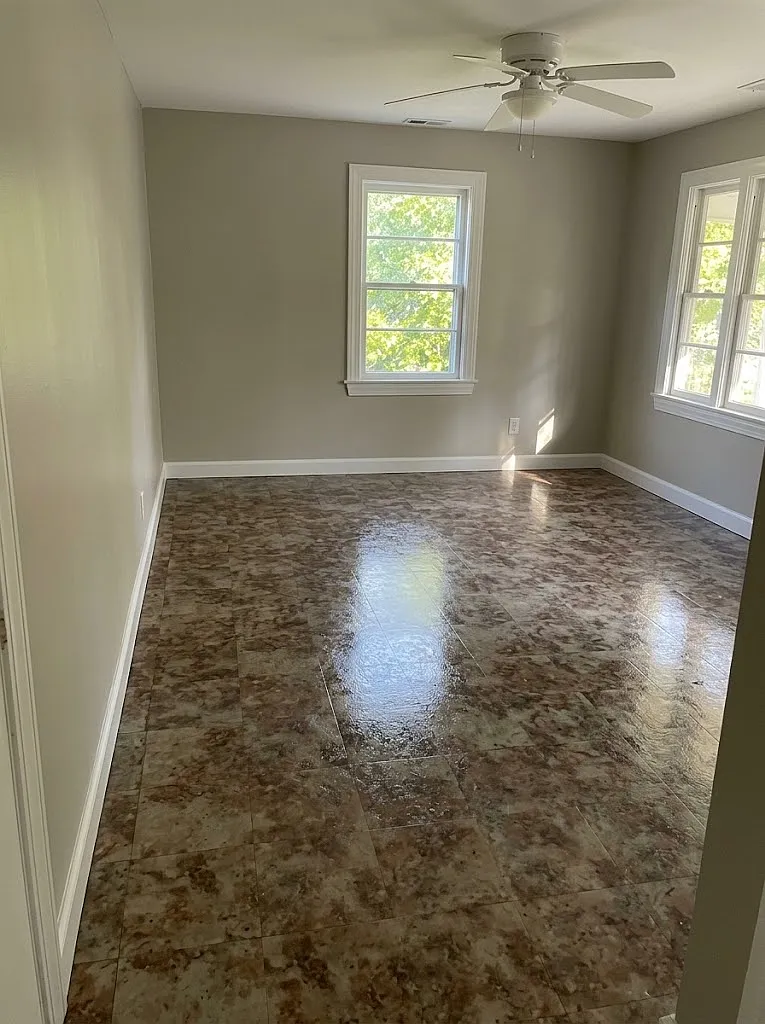 2 bed, 750 sqft, $900 — Photo 2