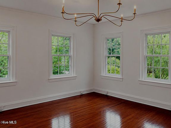 2nd image of 124 NW Broad St #1