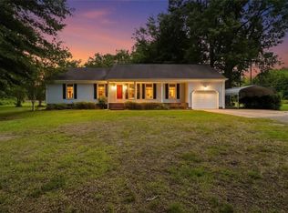 701 Baywood Trl, Chesapeake, VA 23323
