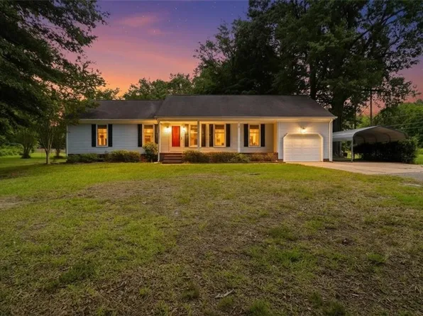 701 Baywood Trl, Chesapeake, VA 23323