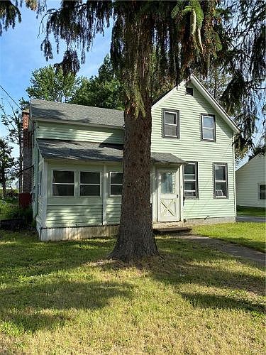 2nd image of 8 Hopson St