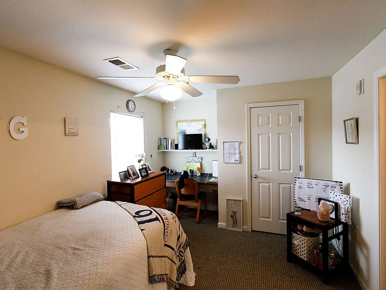 Eagles Landing — Photo 4
