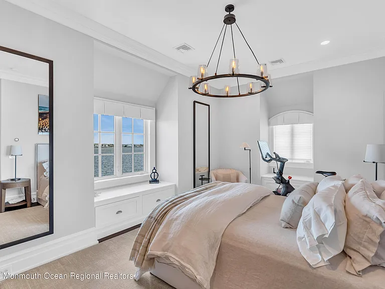 459 Normandy Dr — Photo 18