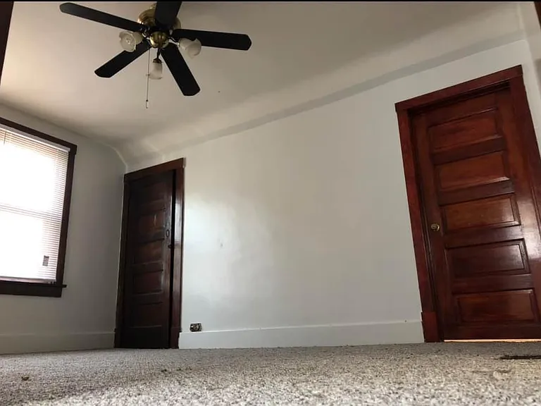 909 Oakland Ave — Photo 10
