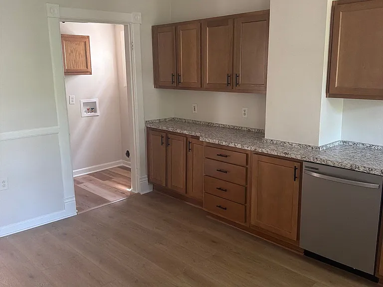 427 Montana Ave — Photo 14