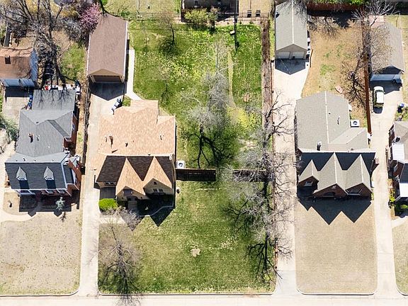 3rd image of 2216 NW 27th St #2