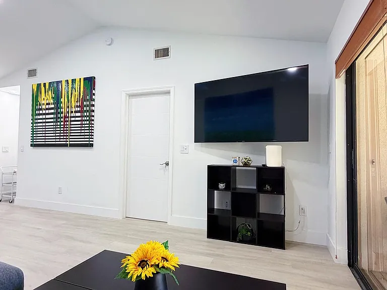 351 Club Cir #208 — Photo 18