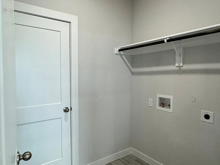 831 Rosebud Trl — Photo 24