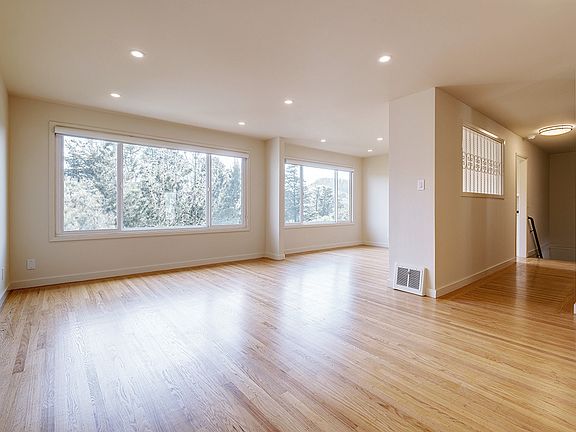 3rd image of 74 Sunview Dr