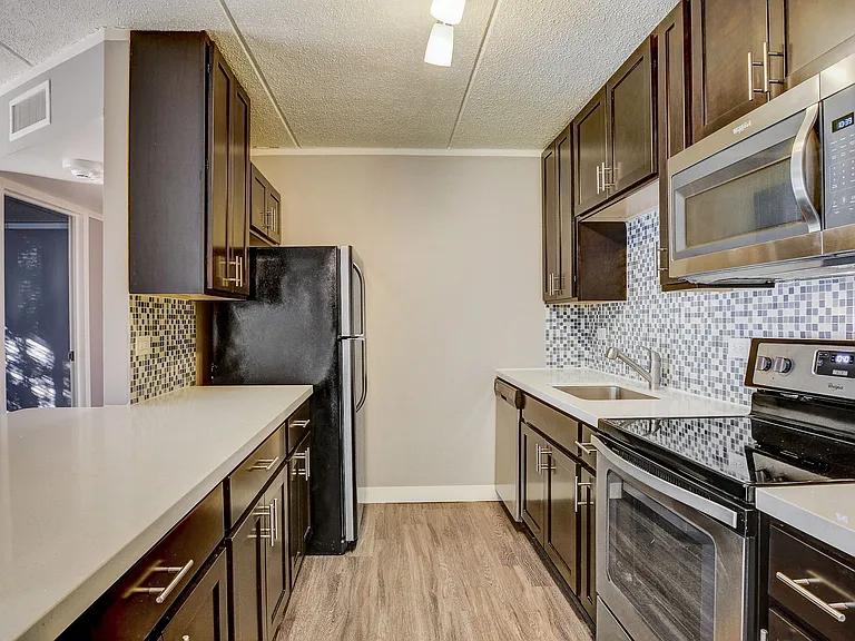 Woodland Ridge Apartments — Photo 12