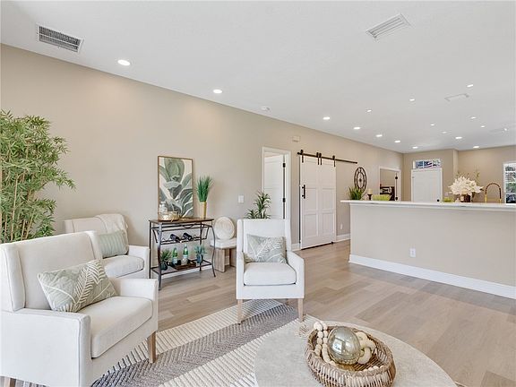 3rd image of 1209 Scarlet Oak Cir