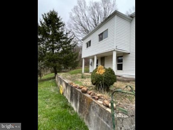 2nd image of 852 Vulcan Ave
