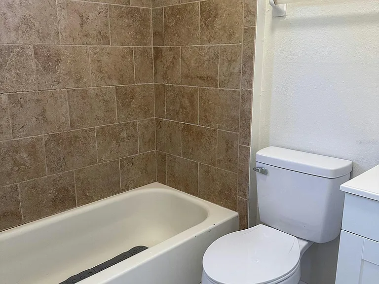 623 Beckett Way #B — Photo 13
