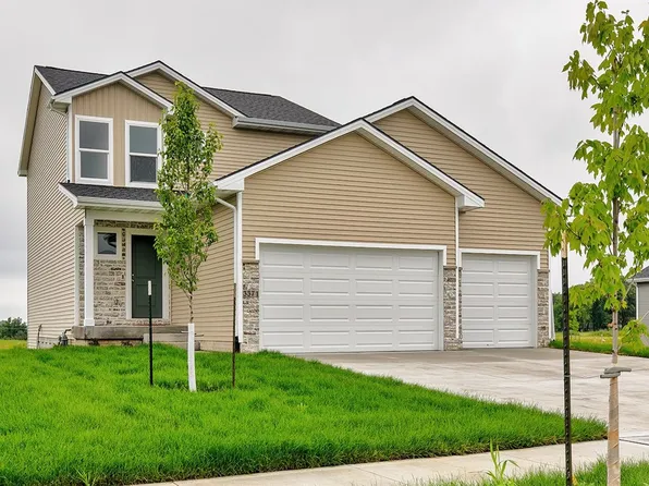 3371 Brook Landing Ct, Des Moines, IA 50317