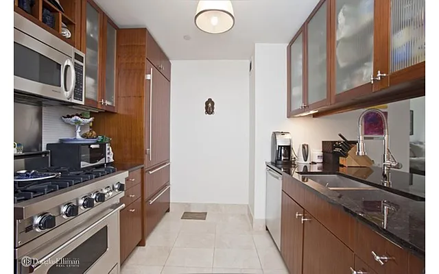 Rented by Douglas Elliman | media 2