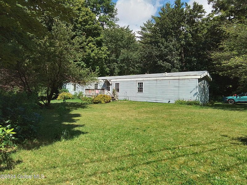 2nd image of 5 Marcelle Lane