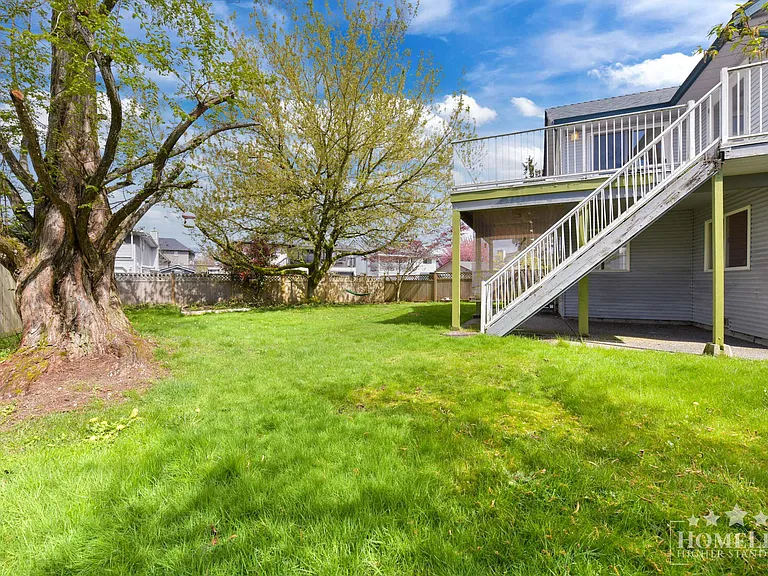 6375 187a St #UPPER HOUSE — Photo 43