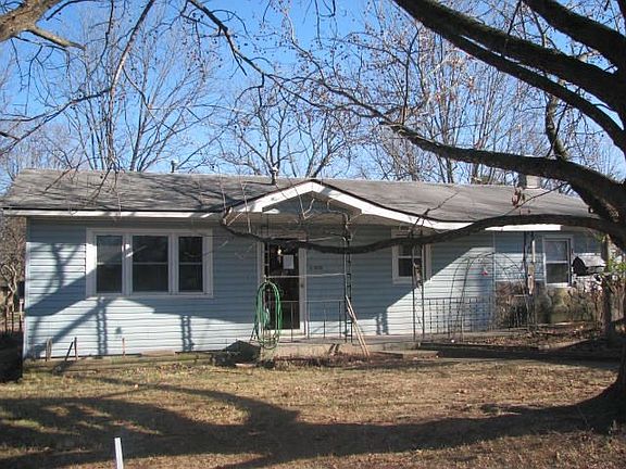 2 BED 1 BATH IN TOWN