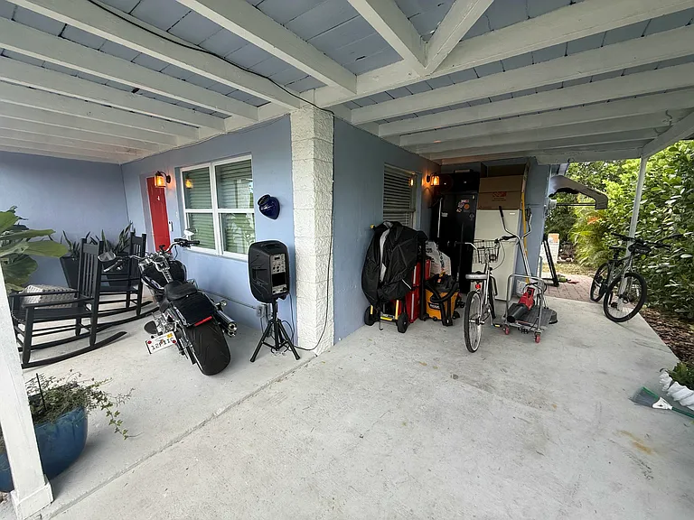1209 W 34th St — Photo 2