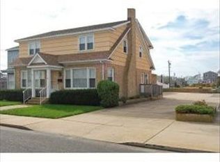 112 W 11th St, Ship Bottom, NJ 08008