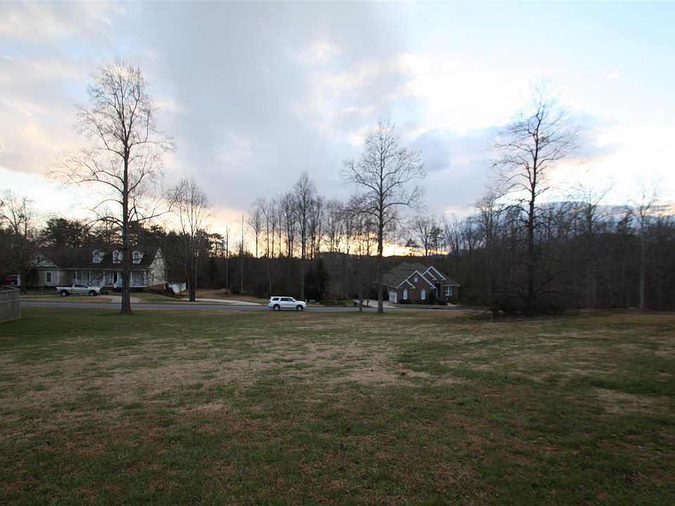 2nd image of 275 Morning View Dr