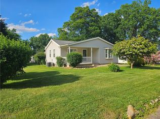 1537 Noble St, Barberton, OH 44203