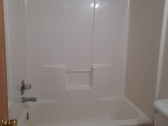 5th image of 597 Giddings St APT 3
