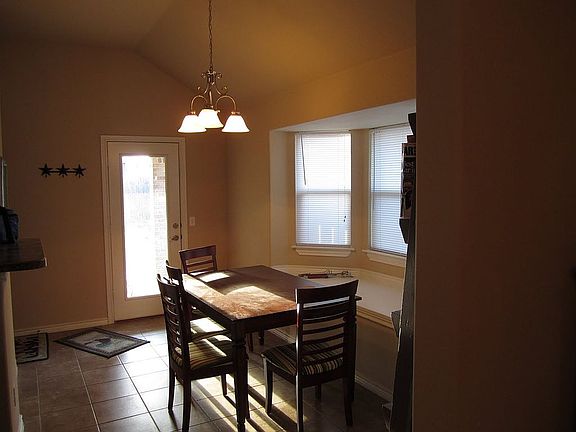3rd image of 2404 Rookhaven Ln