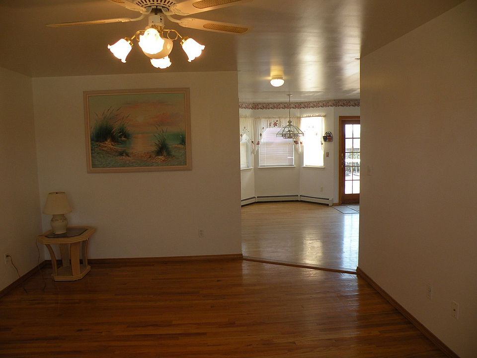 2nd image of 84 Williams Way S