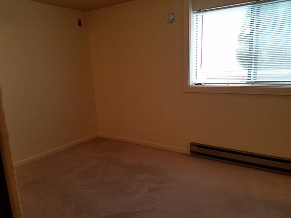 4th image of 2462 Dexter Ave N APT B6