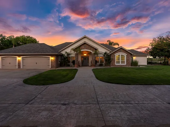 10621 Gibbs Dr, Oakdale, CA 95361