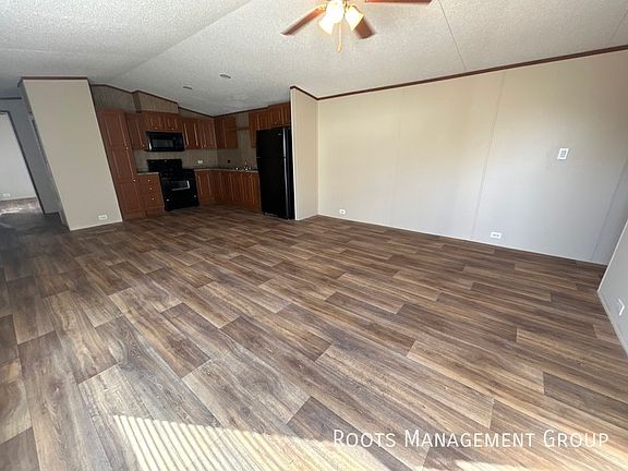 3rd image of 304 E 18th Pl #121