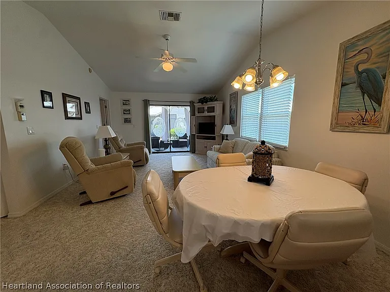 2103 Villaway E — Photo 10