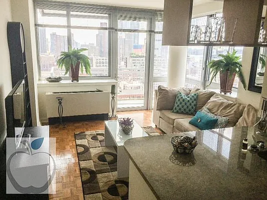 Rented by HOME RESIDENTIAL LLC | media 20