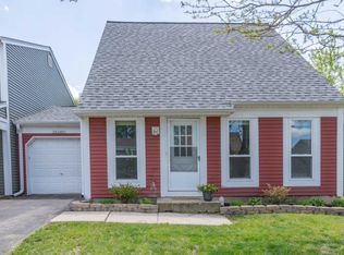 29W451 Candlewood Ln, Warrenville, IL 60555