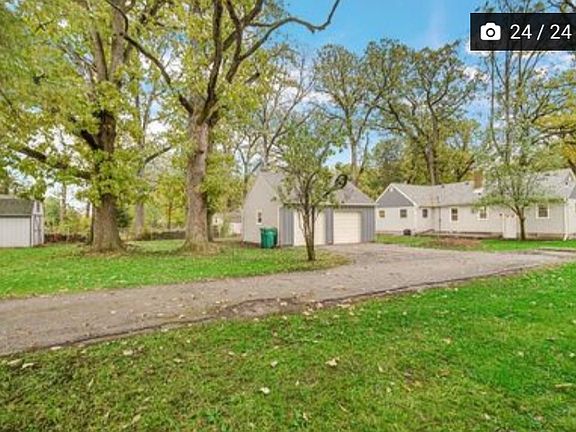 3rd image of 1800 W 61st Pl