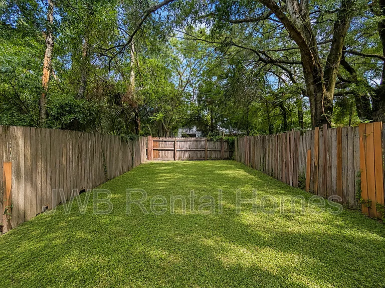 226 Spruce St — Photo 20