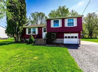 7938 Appleton Rd, Cicero, NY 13039