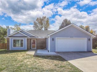 1013 Rock Creek Ln, Grain Valley, MO 64029