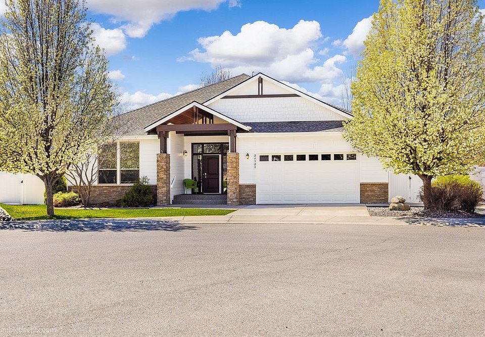 1st image of 24920 E Pine Point Ct