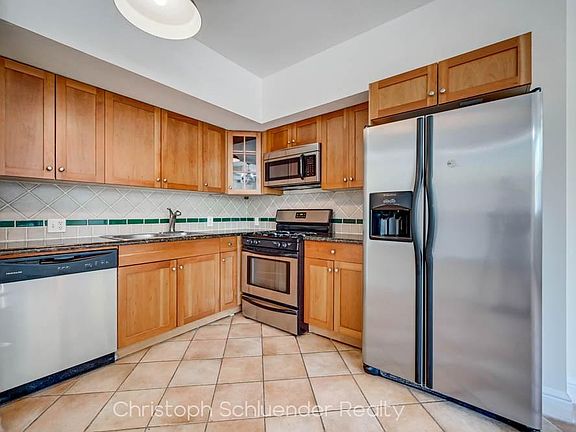 3rd image of 300 Communipaw Ave APT 5