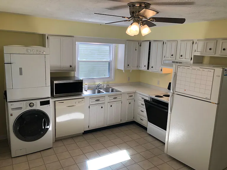 1228 Holmes Ave — Photo 8